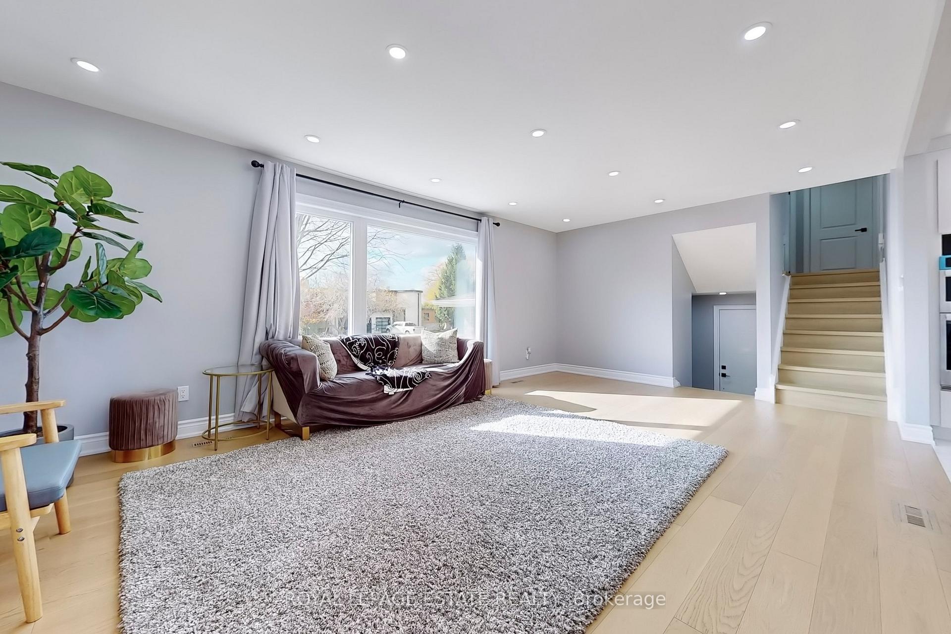 Photo 4 of 23 Crawford Drive, Ajax, South East — HOMEH