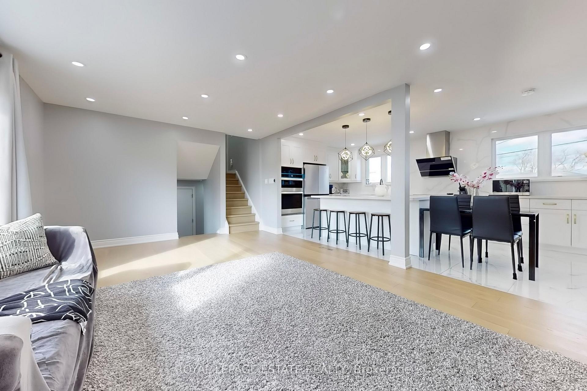 Photo 5 of 23 Crawford Drive, Ajax, South East — HOMEH