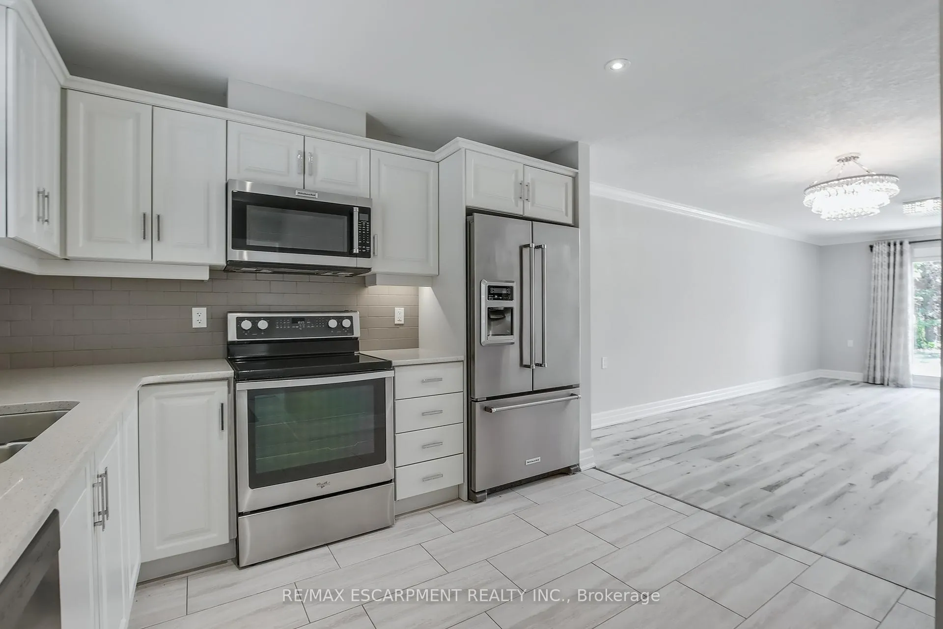 Photo 7 of 47 Szollosy Circle, Hamilton, Kennedy — HOMEH