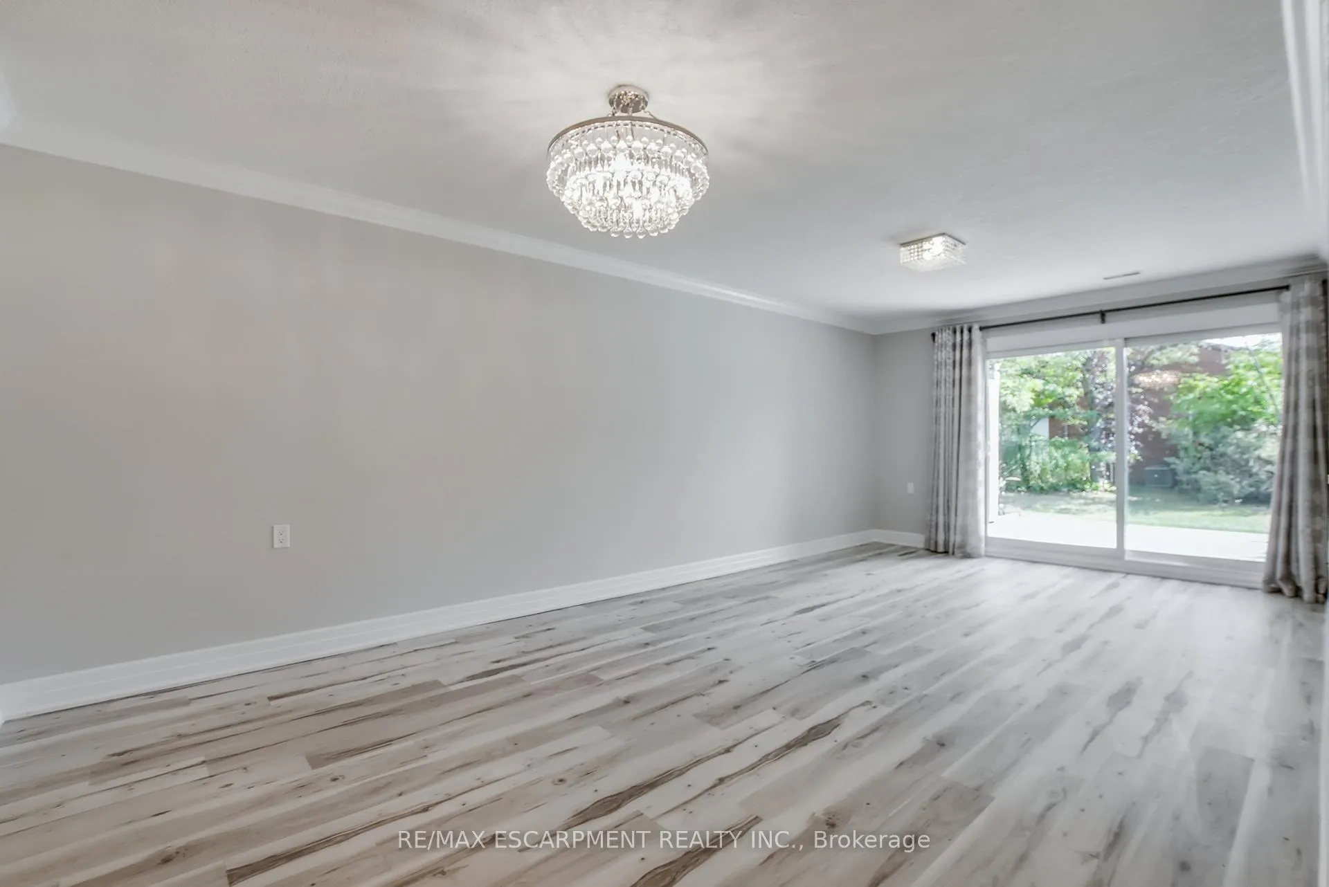 Photo 9 of 47 Szollosy Circle, Hamilton, Kennedy — HOMEH