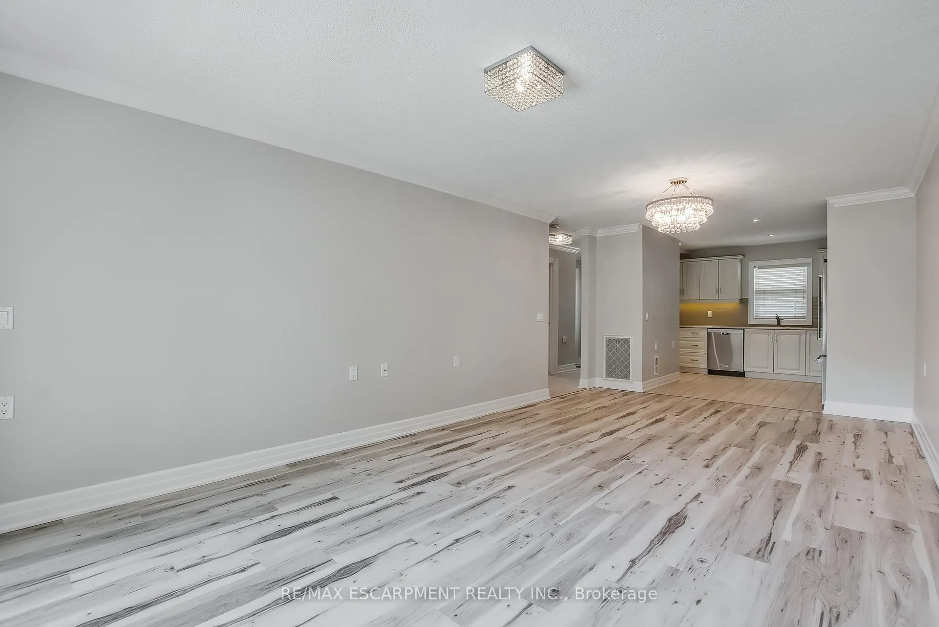 Photo 11 of 47 Szollosy Circle, Hamilton, Kennedy — HOMEH