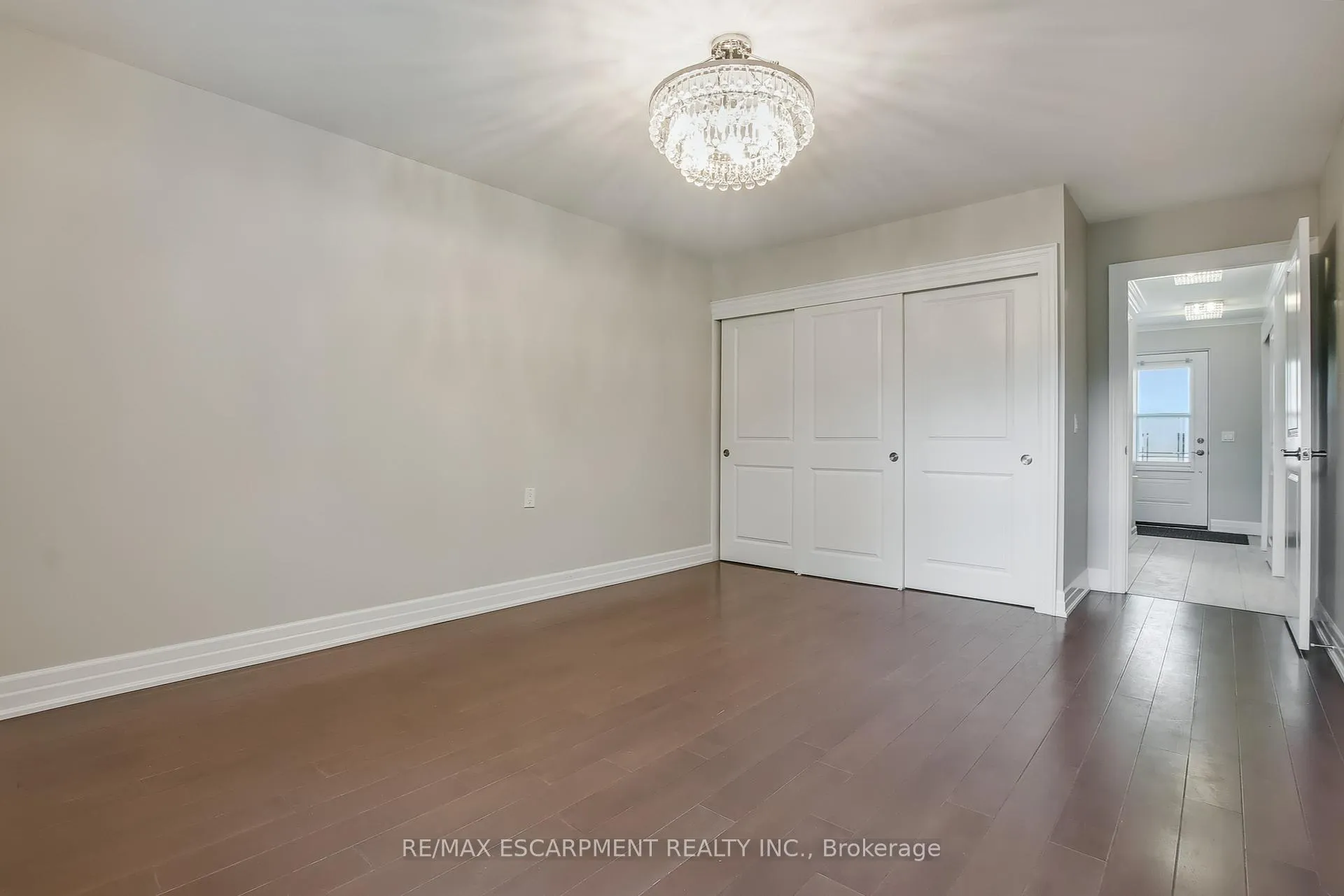 Photo 14 of 47 Szollosy Circle, Hamilton, Kennedy — HOMEH