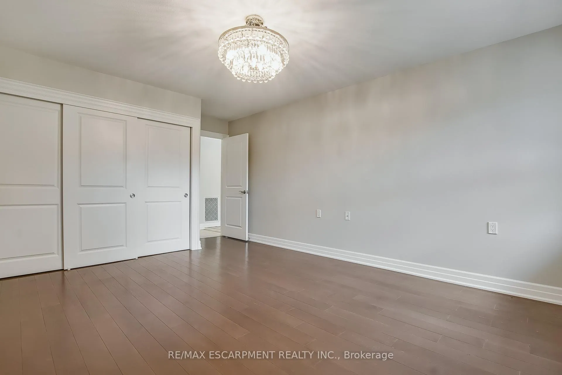 Photo 15 of 47 Szollosy Circle, Hamilton, Kennedy — HOMEH