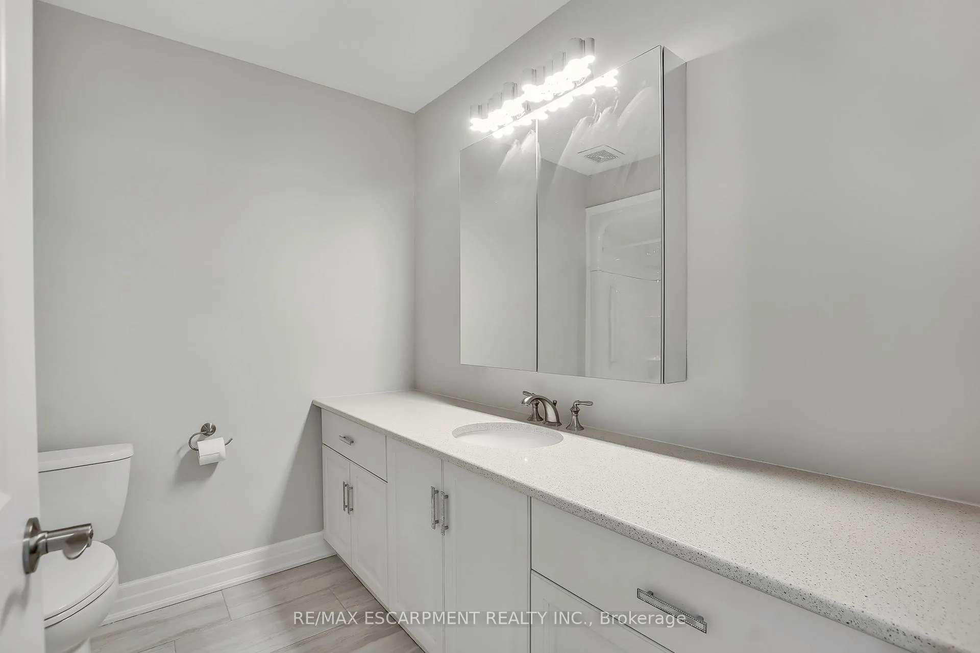 Photo 17 of 47 Szollosy Circle, Hamilton, Kennedy — HOMEH