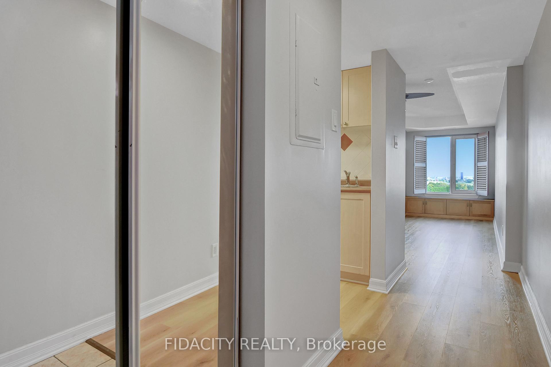 Photo 4 of Unit 6C, 310 Central Park Drive, Ottawa, Central Park — HOMEH