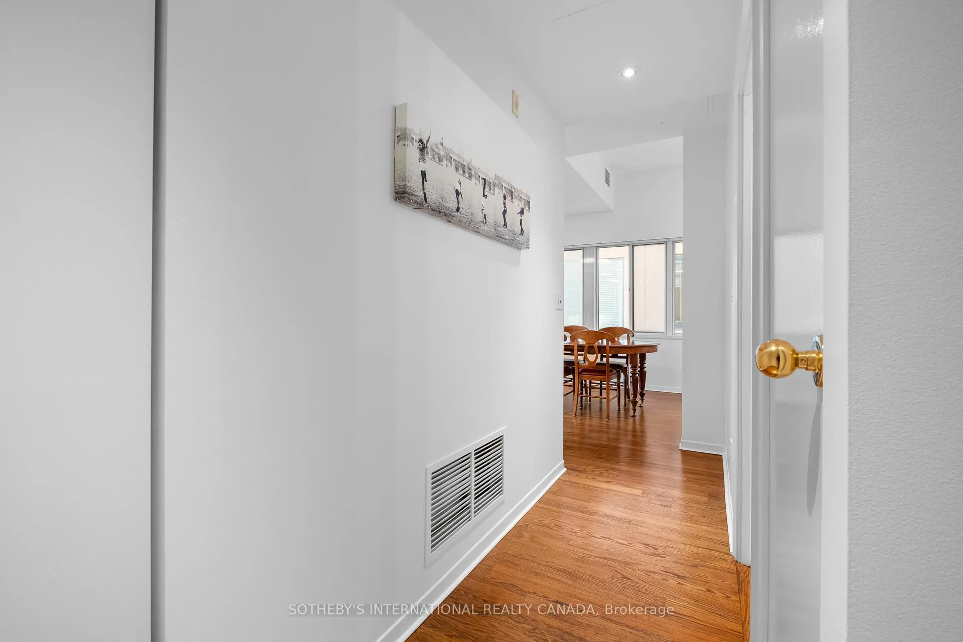 Photo 6 of Unit 502, 1901 Yonge Street, Toronto, Mount Pleasant West — HOMEH