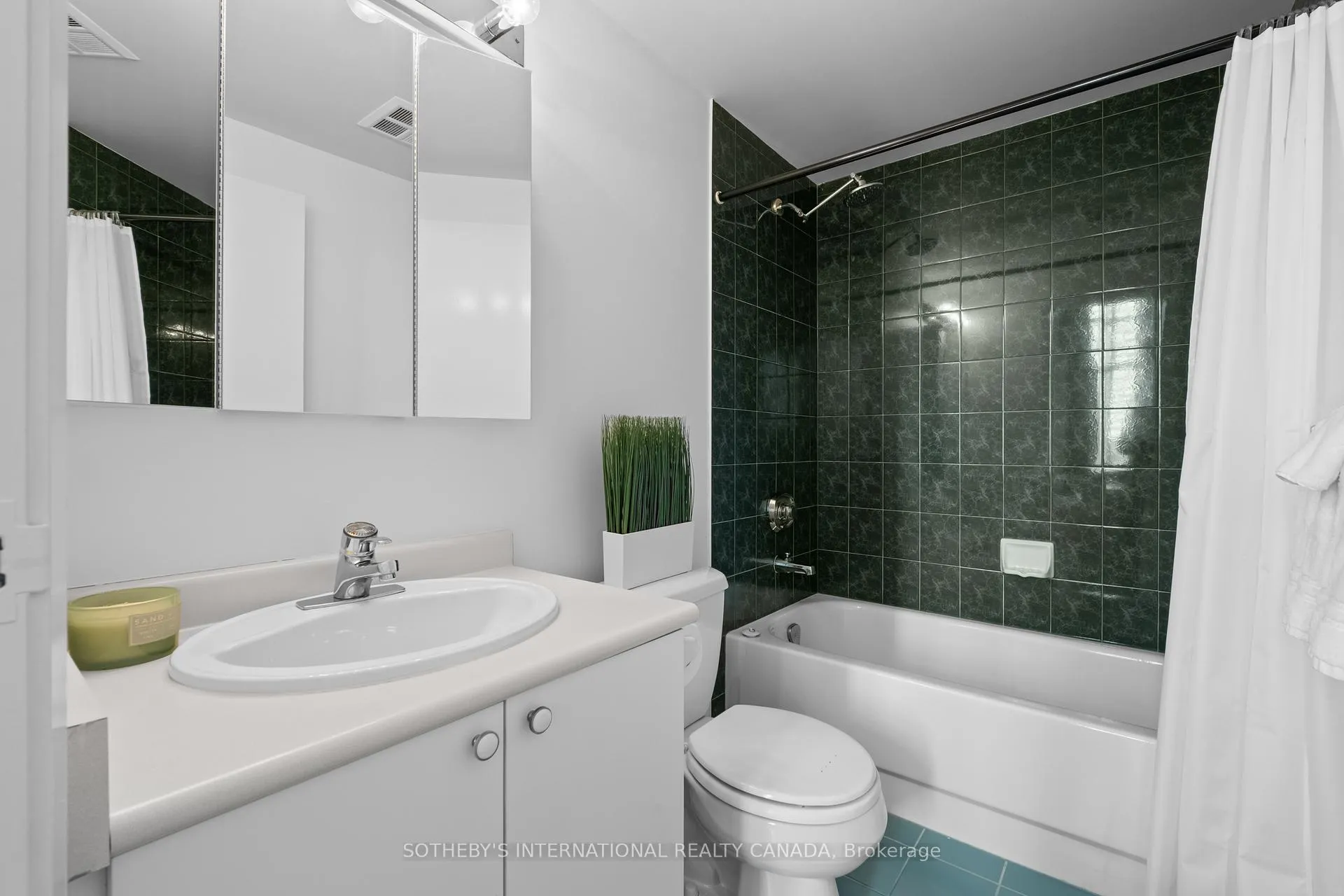 Photo 17 of Unit 502, 1901 Yonge Street, Toronto, Mount Pleasant West — HOMEH