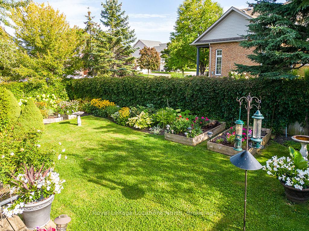 Photo 17 of 12 Georgian Meadows Drive, Collingwood — HOMEH