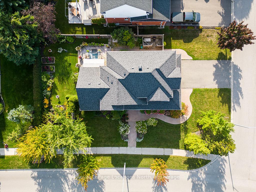 Photo 19 of 12 Georgian Meadows Drive, Collingwood — HOMEH