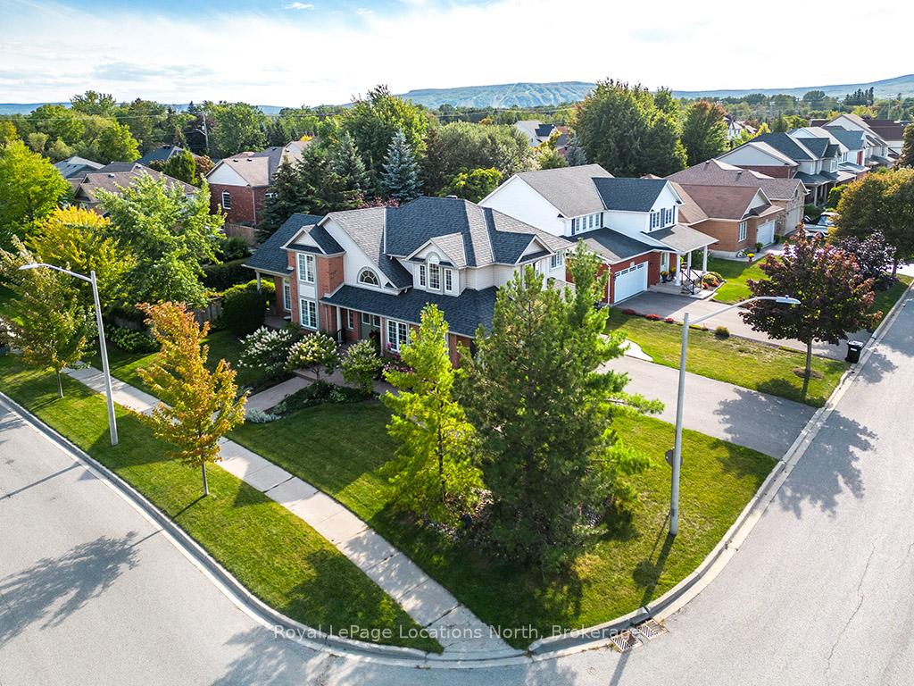 Photo 36 of 12 Georgian Meadows Drive, Collingwood — HOMEH