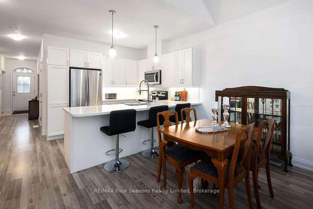 Photo 6 of 4 Sutton Lane, Collingwood — HOMEH