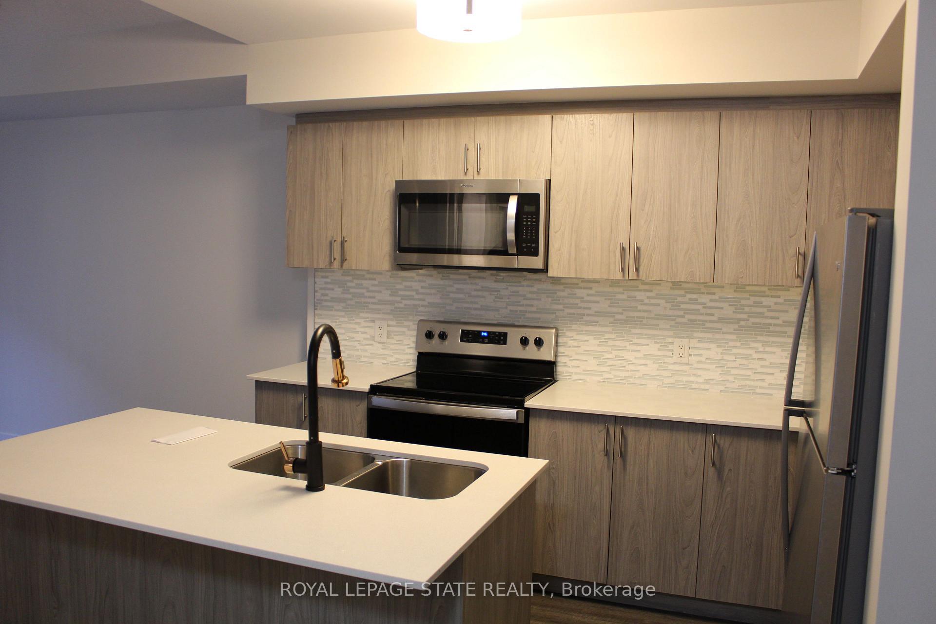 Photo 4 of Unit 102, 16 Markle Crecent Crescent, Hamilton, Ancaster — HOMEH
