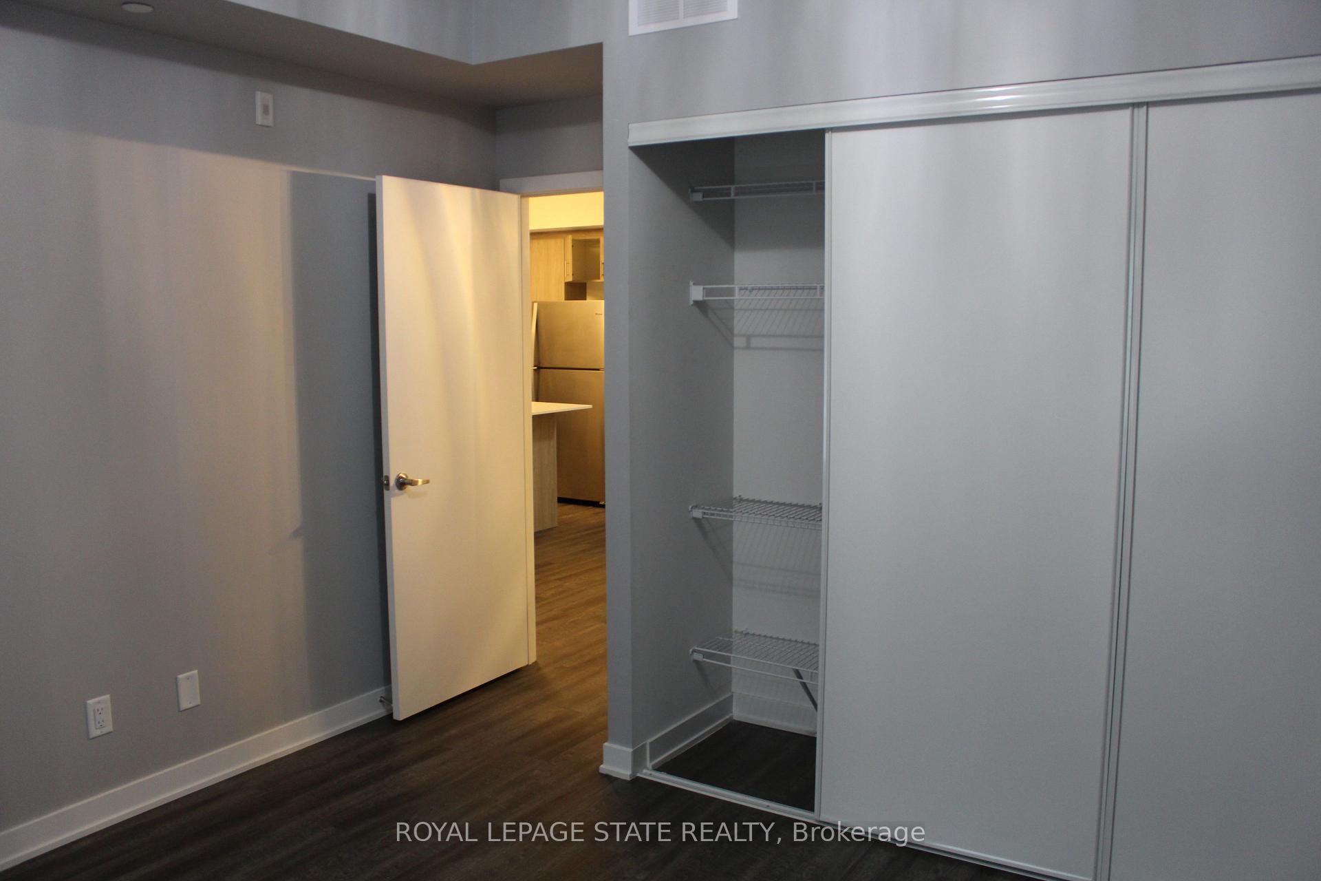 Photo 11 of Unit 102, 16 Markle Crecent Crescent, Hamilton, Ancaster — HOMEH