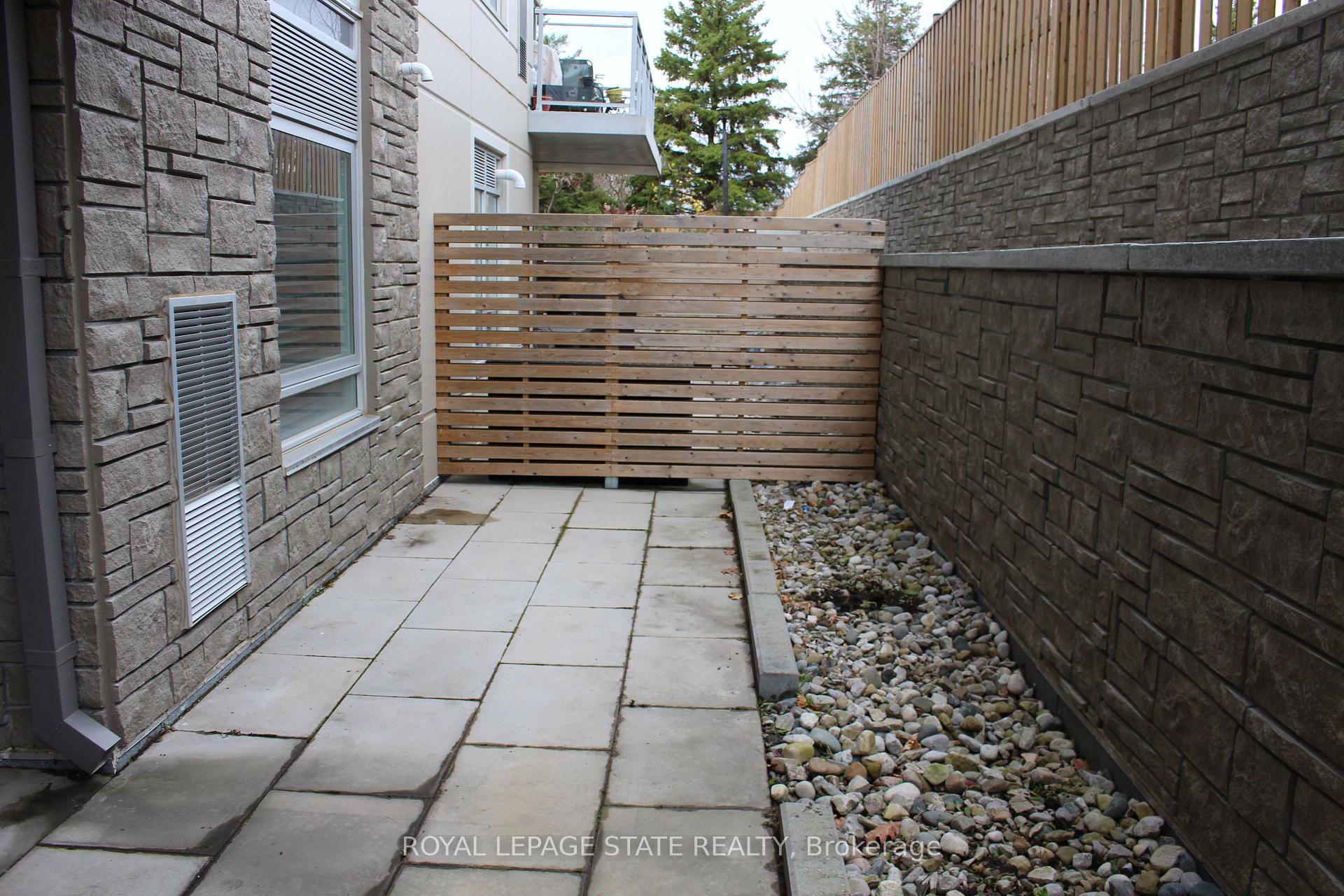 Photo 12 of Unit 102, 16 Markle Crecent Crescent, Hamilton, Ancaster — HOMEH
