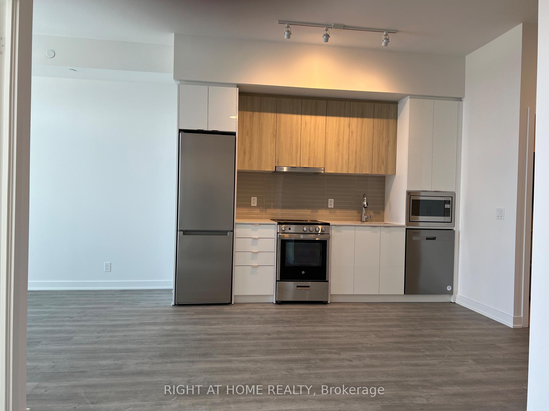 Photo 7 of Unit A2511, 30 Upper Mall Way, Vaughan, Brownridge — HOMEH