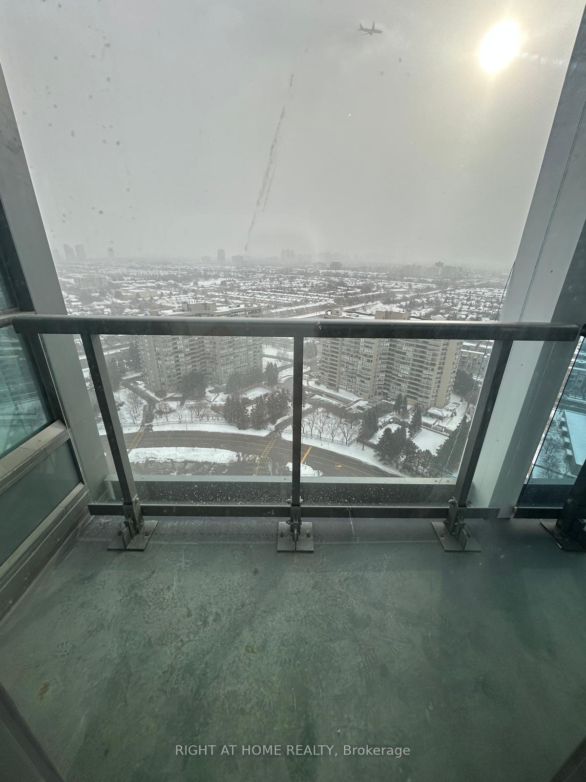 Photo 12 of Unit A2511, 30 Upper Mall Way, Vaughan, Brownridge — HOMEH