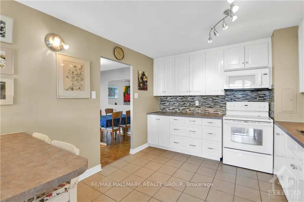 Photo 3 of Unit 707, 2951 Riverside Drive, Ottawa, Mooneys Bay/Riverside Park — HOMEH