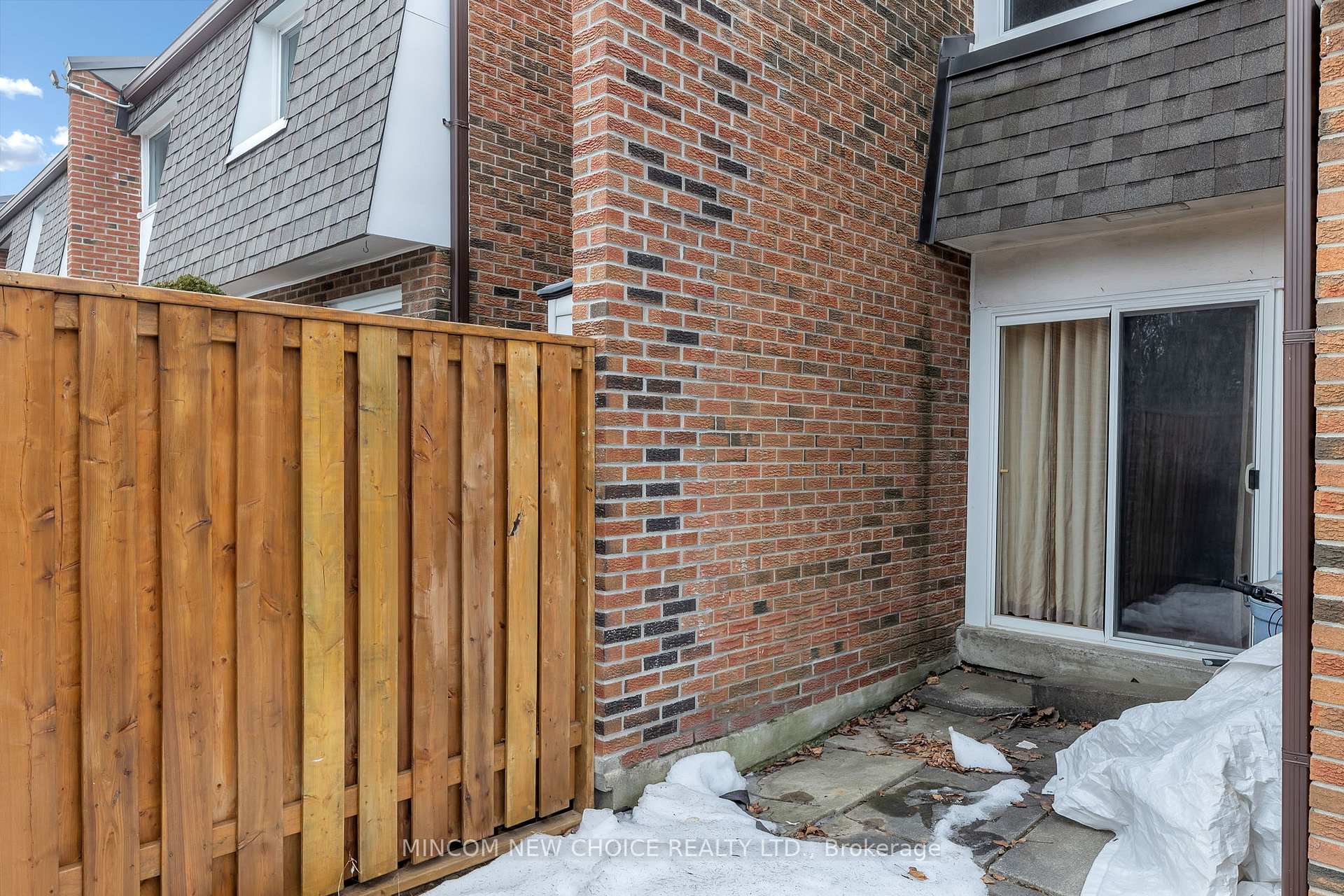 Photo 3 of Unit 58, 107 Dovedale Drive, Whitby, Downtown Whitby — HOMEH