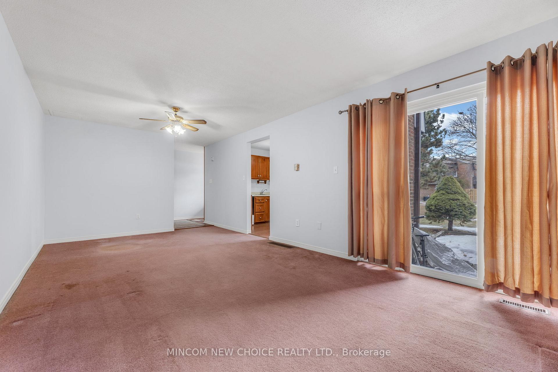 Photo 8 of Unit 58, 107 Dovedale Drive, Whitby, Downtown Whitby — HOMEH