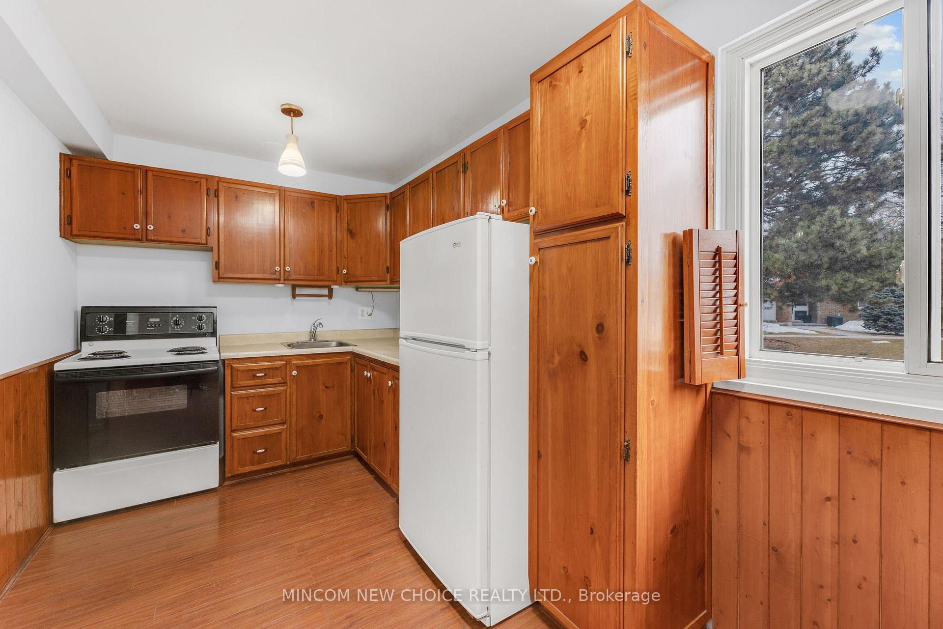 Photo 10 of Unit 58, 107 Dovedale Drive, Whitby, Downtown Whitby — HOMEH