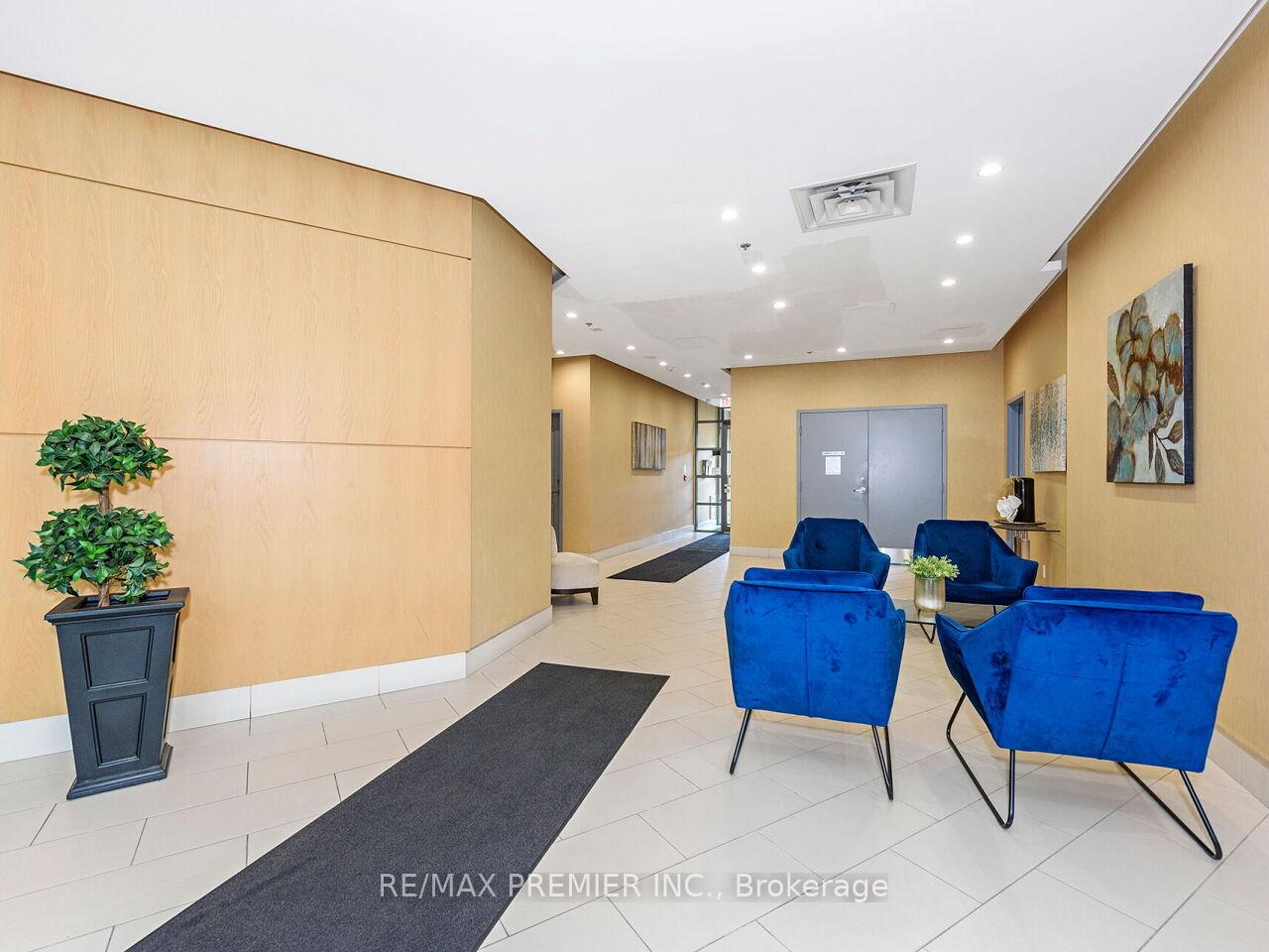 Photo 4 of Unit 313, 7730 Kipling Avenue, Vaughan, Vaughan Grove — HOMEH