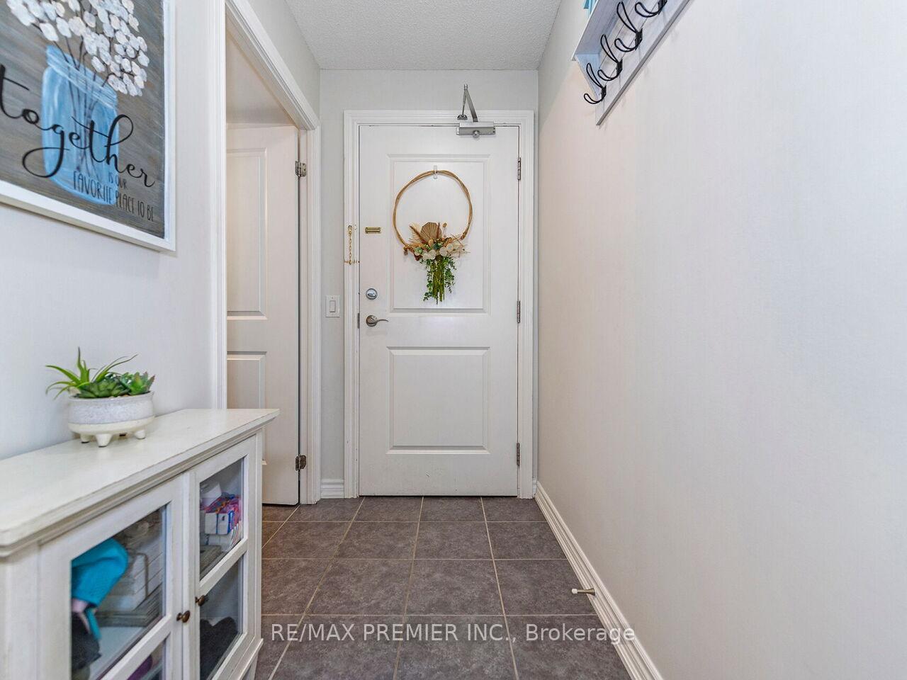 Photo 6 of Unit 313, 7730 Kipling Avenue, Vaughan, Vaughan Grove — HOMEH
