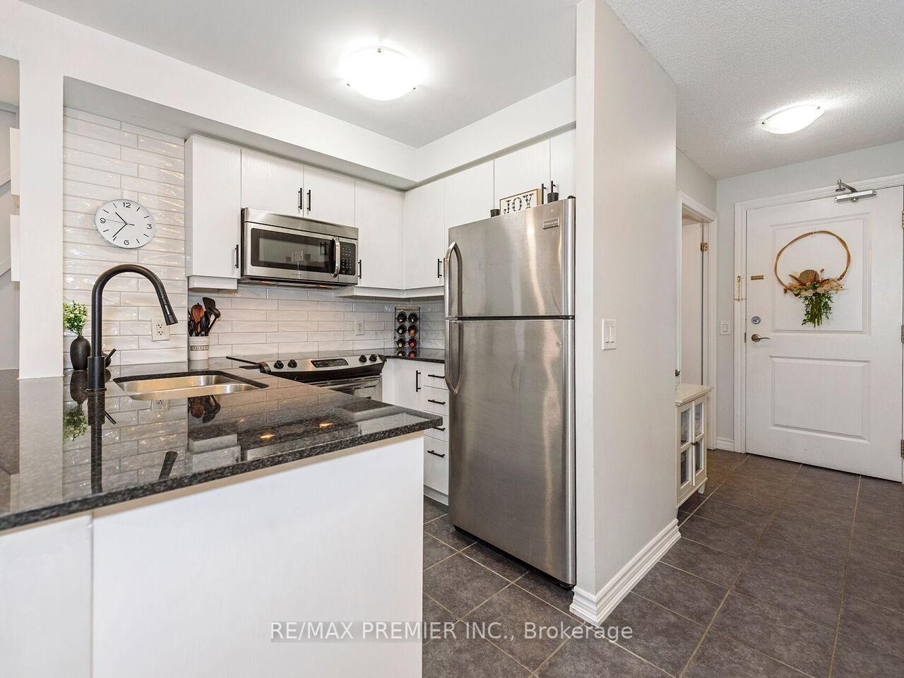 Photo 7 of Unit 313, 7730 Kipling Avenue, Vaughan, Vaughan Grove — HOMEH