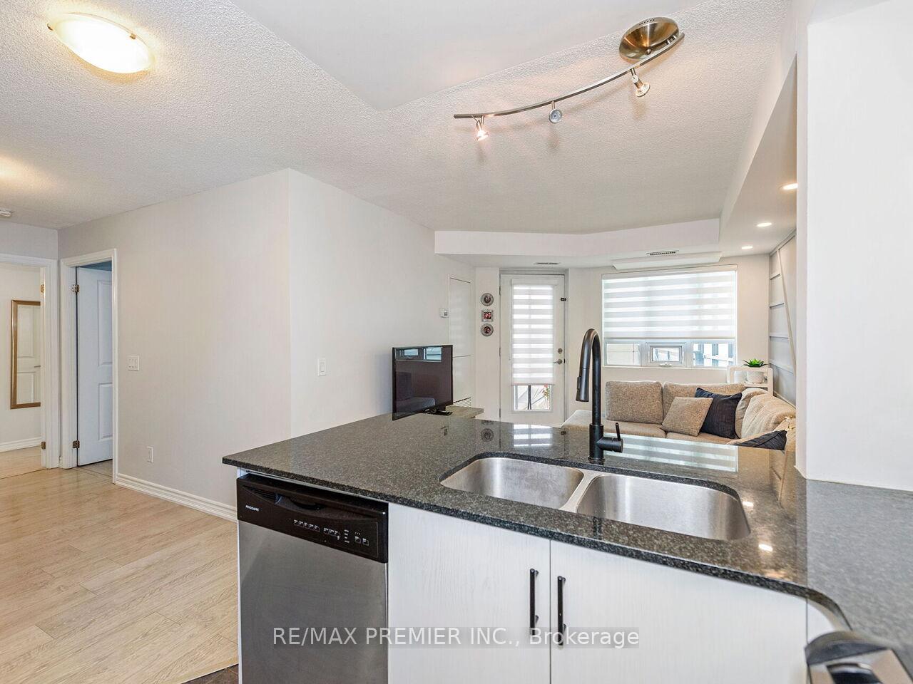 Photo 10 of Unit 313, 7730 Kipling Avenue, Vaughan, Vaughan Grove — HOMEH