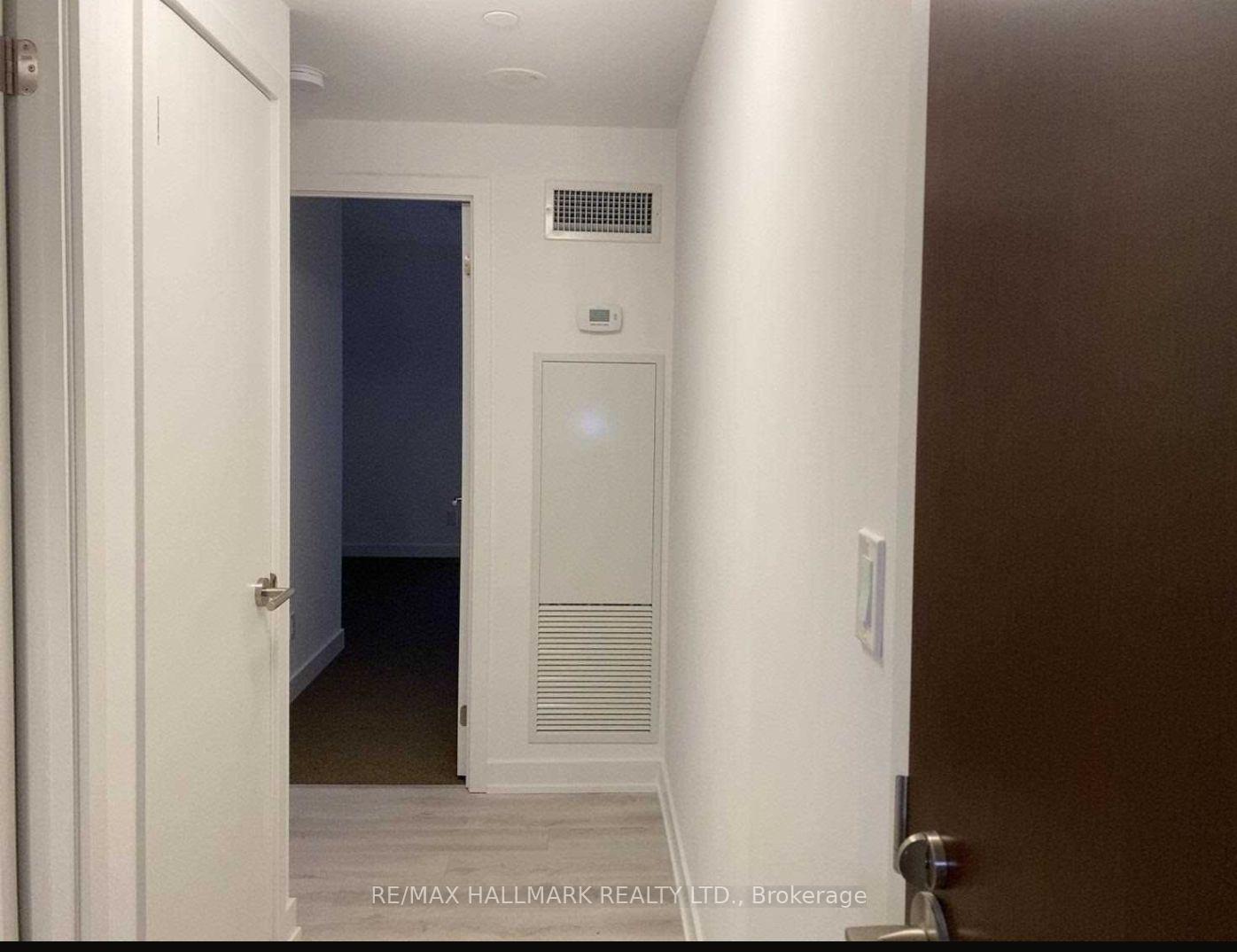 Photo 3 of Unit 1505, 120 Varna Drive, Toronto, Englemount-Lawrence — HOMEH