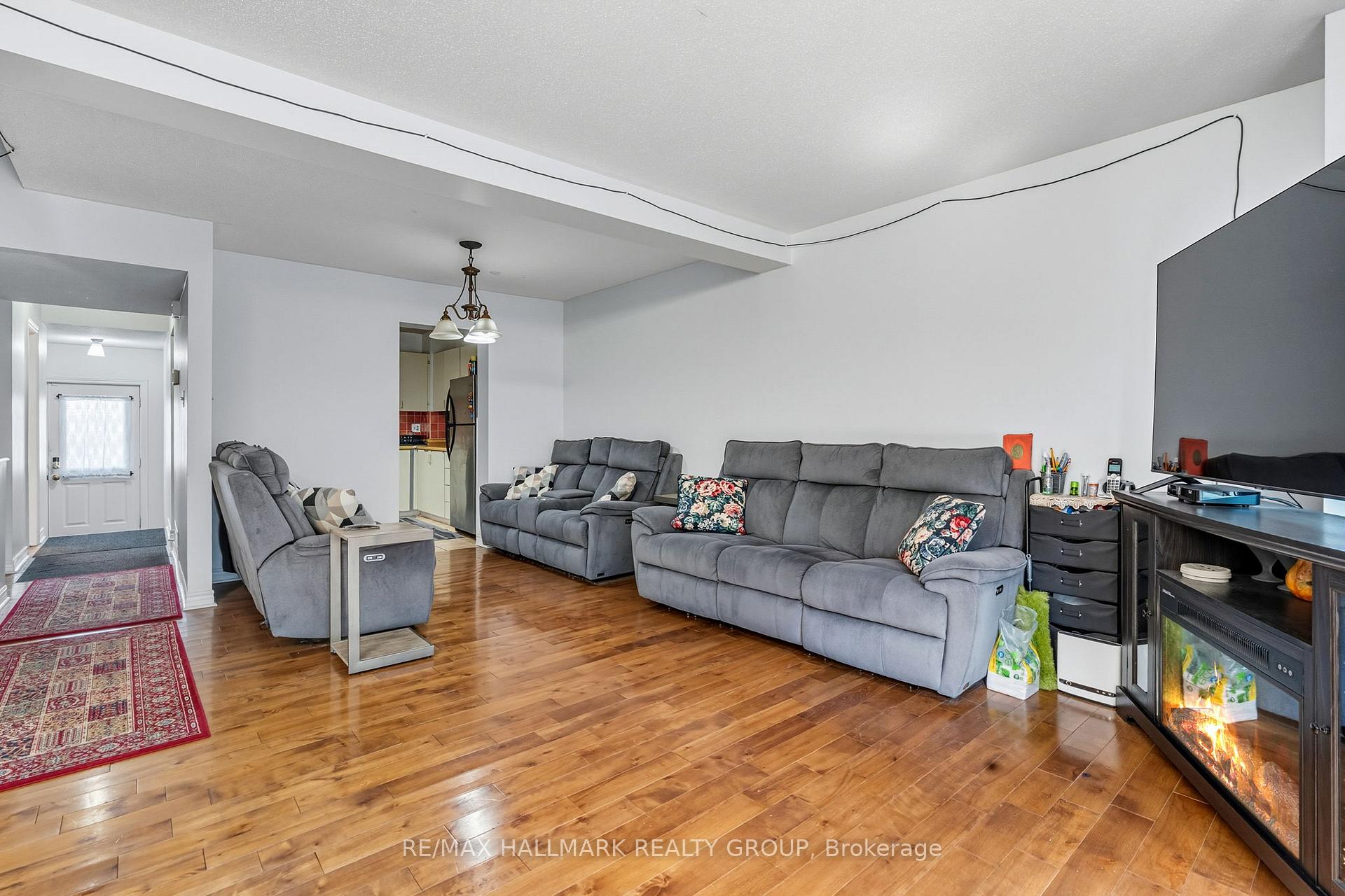 Photo 13 of Unit 43, 80 Bentbrook Crescent, Ottawa, Barrhaven - Heritage Park — HOMEH