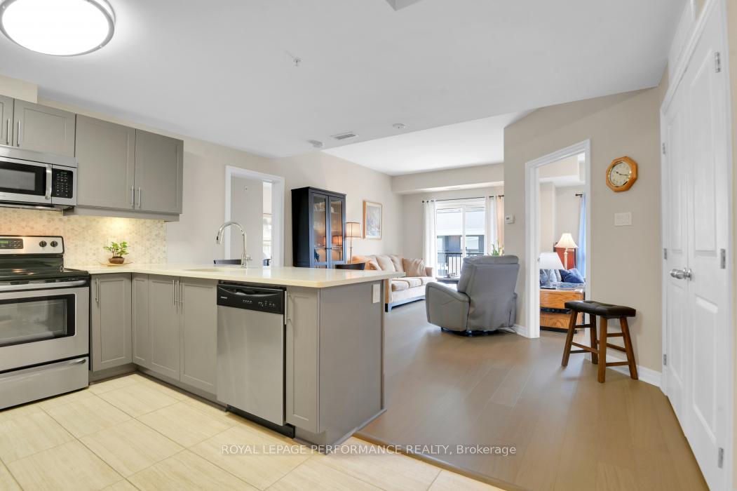 Photo 8 of Unit 401, 200 Winterfell, Ottawa, Hunt Club Park — HOMEH