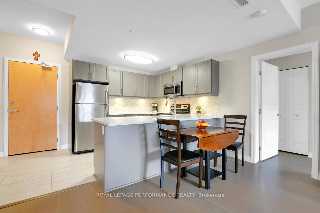 Photo 14 of Unit 401, 200 Winterfell, Ottawa, Hunt Club Park — HOMEH