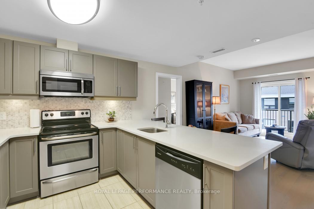 Photo 17 of Unit 401, 200 Winterfell, Ottawa, Hunt Club Park — HOMEH