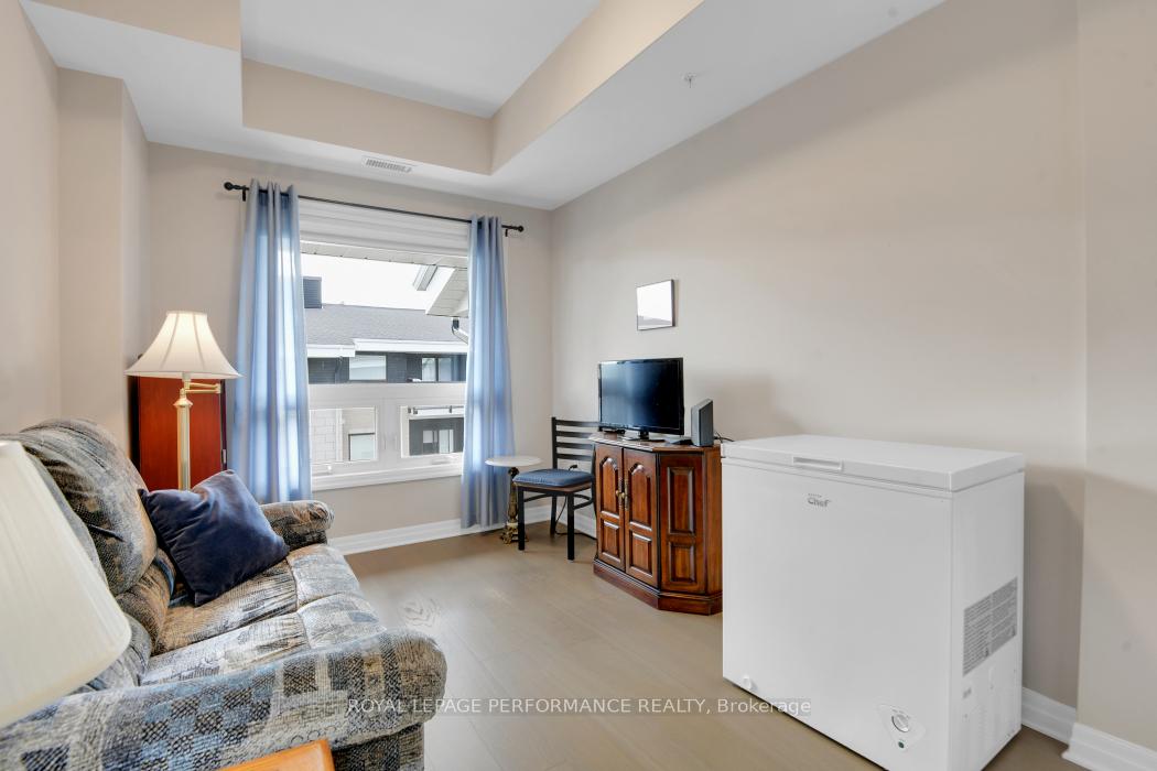 Photo 23 of Unit 401, 200 Winterfell, Ottawa, Hunt Club Park — HOMEH