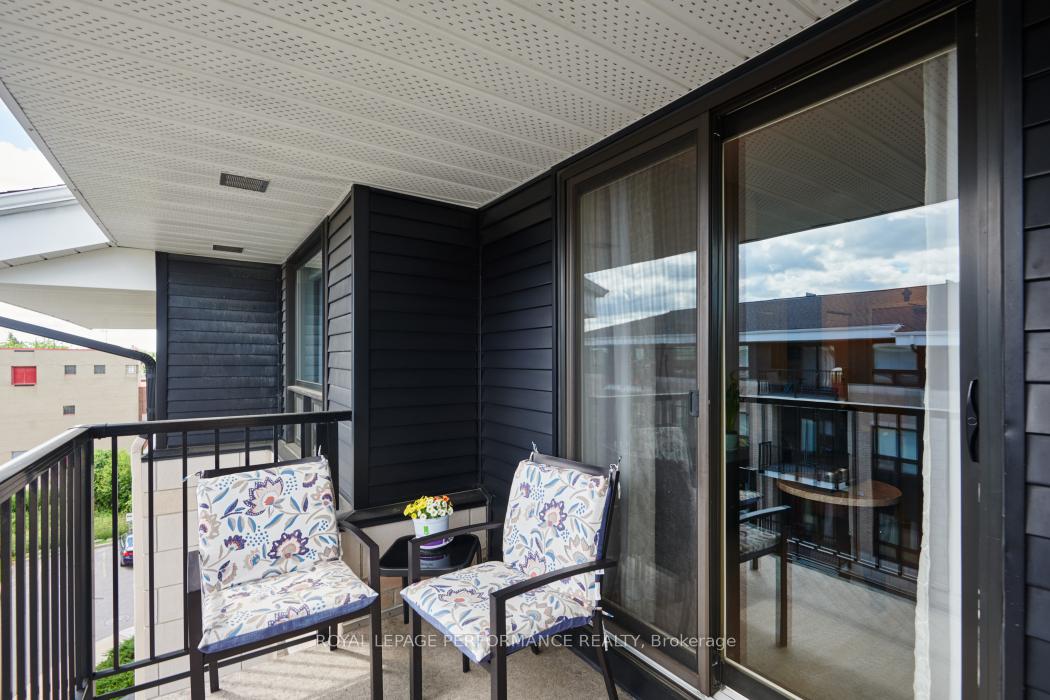 Photo 31 of Unit 401, 200 Winterfell, Ottawa, Hunt Club Park — HOMEH