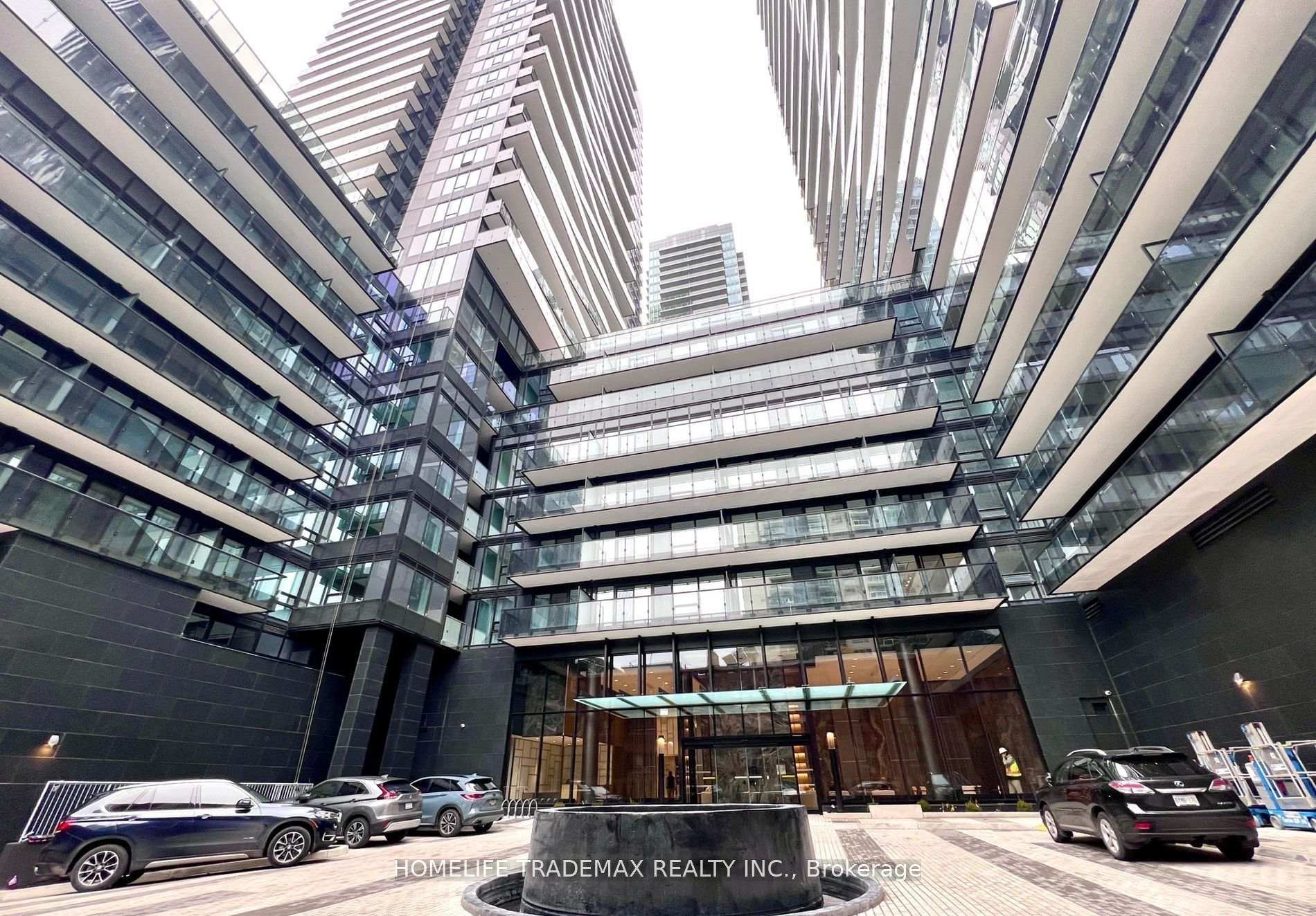 Front of Unit 416, 117 Broadway Avenue