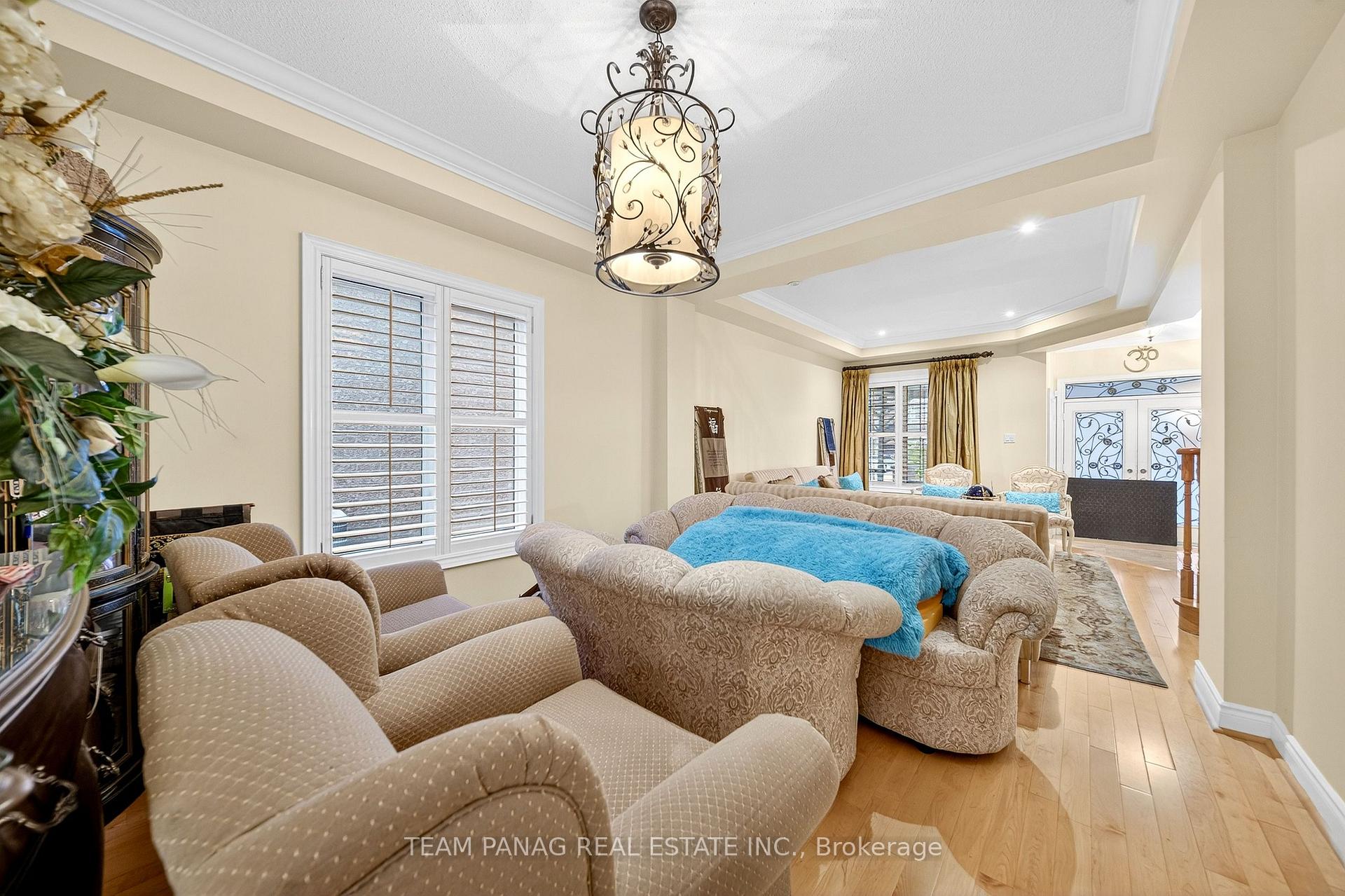 Photo 7 of 115 Long Meadow Road, Brampton, Bram East — HOMEH
