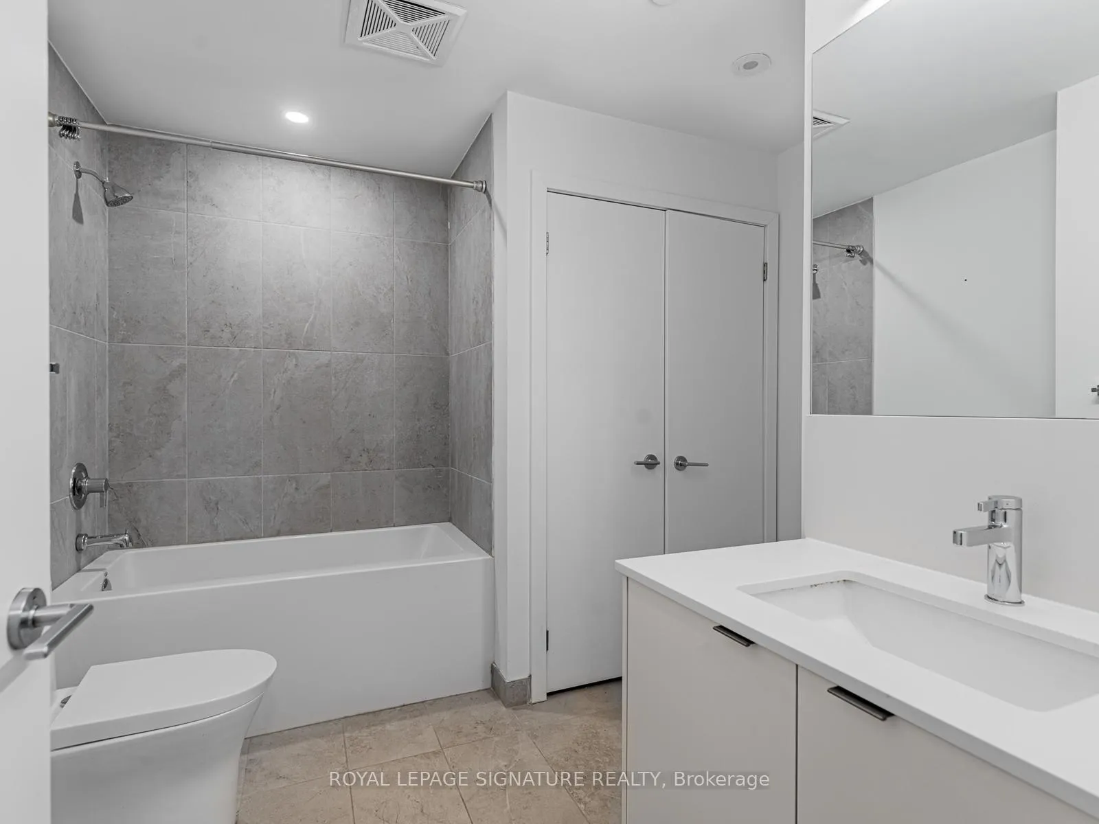 Photo 19 of Unit 183F, 1608 Charles Street, Whitby, Port Whitby — HOMEH