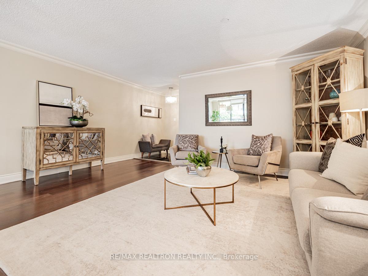 Photo 3 of Unit 404, 22 Shallmar Boulevard, Toronto, Forest Hill North — HOMEH
