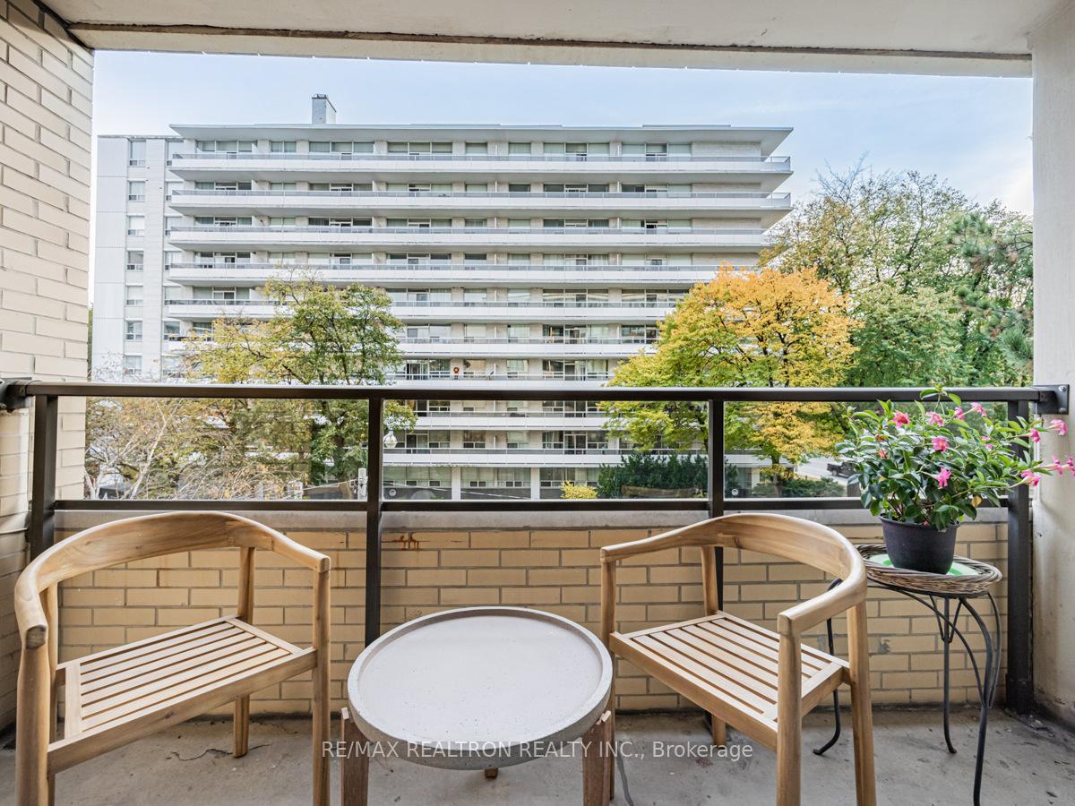 Photo 10 of Unit 404, 22 Shallmar Boulevard, Toronto, Forest Hill North — HOMEH