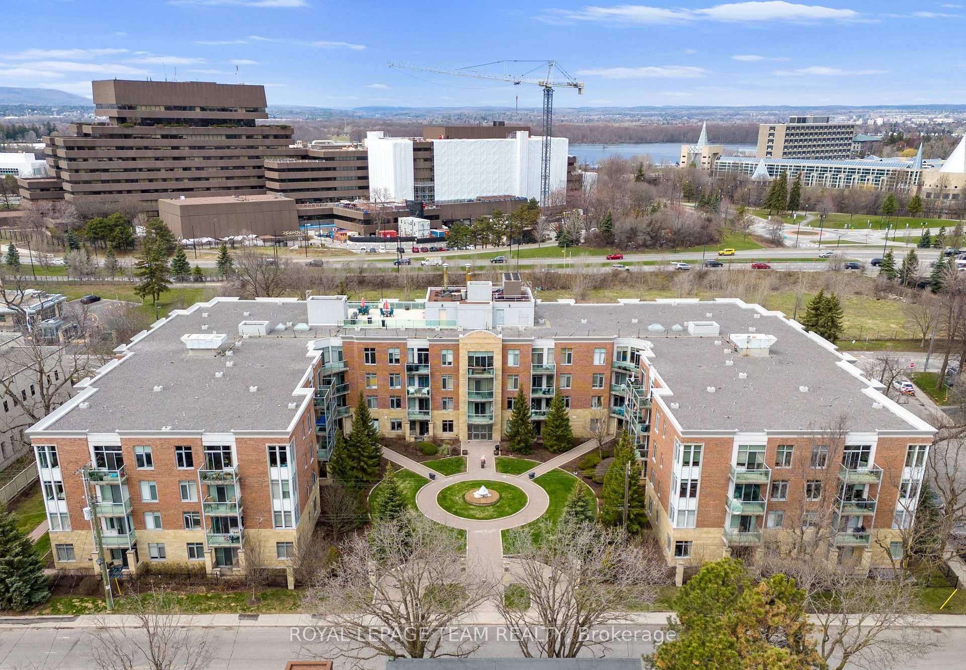 Front of Unit 223, 205 Bolton Street