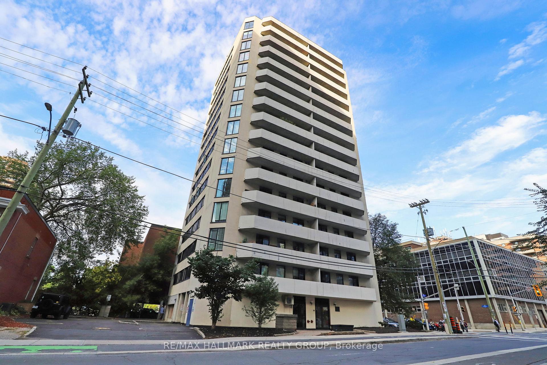 Front of Unit 704, 200 Bay Street