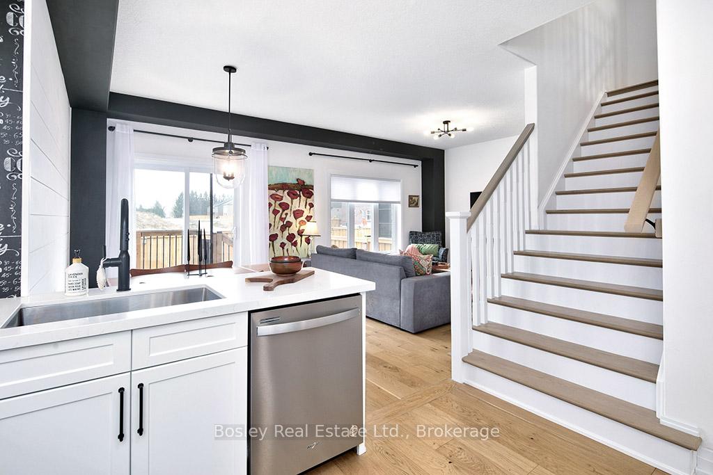 Photo 10 of 93 Archer Avenue E, Collingwood — HOMEH