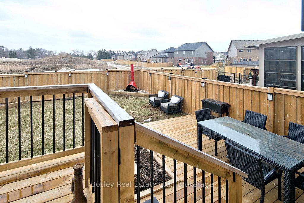 Photo 13 of 93 Archer Avenue E, Collingwood — HOMEH