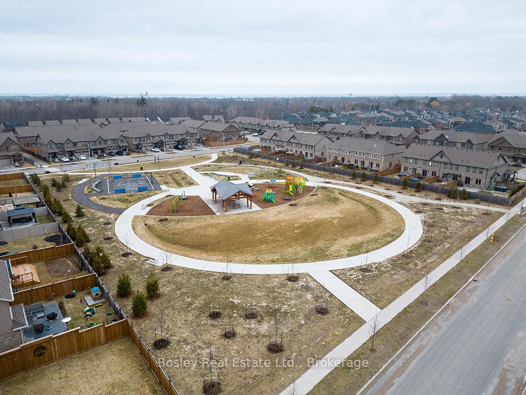 Photo 32 of 93 Archer Avenue E, Collingwood — HOMEH