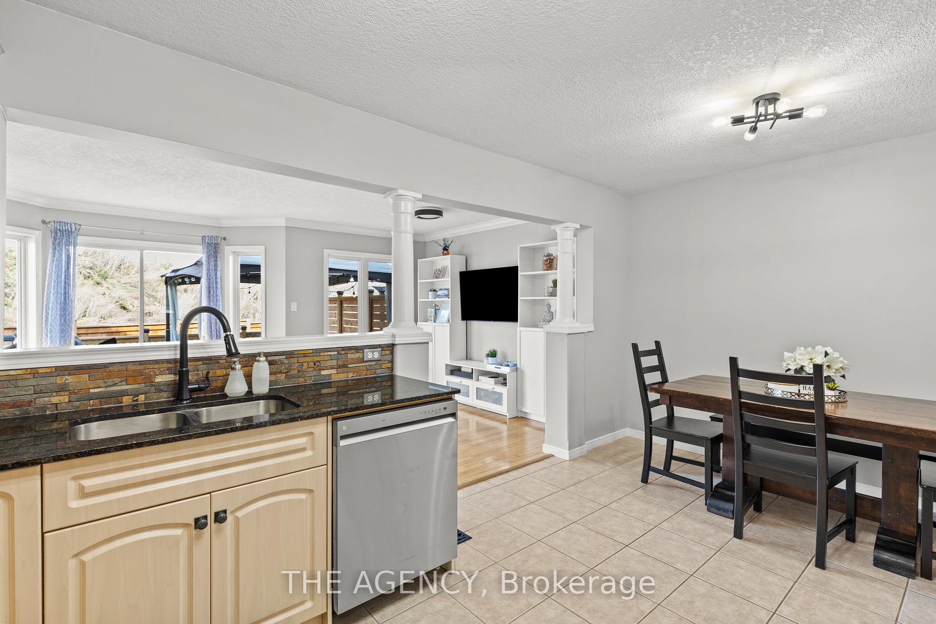Photo 10 of Unit 7, 10 Stonecairn Drive, Cambridge — HOMEH