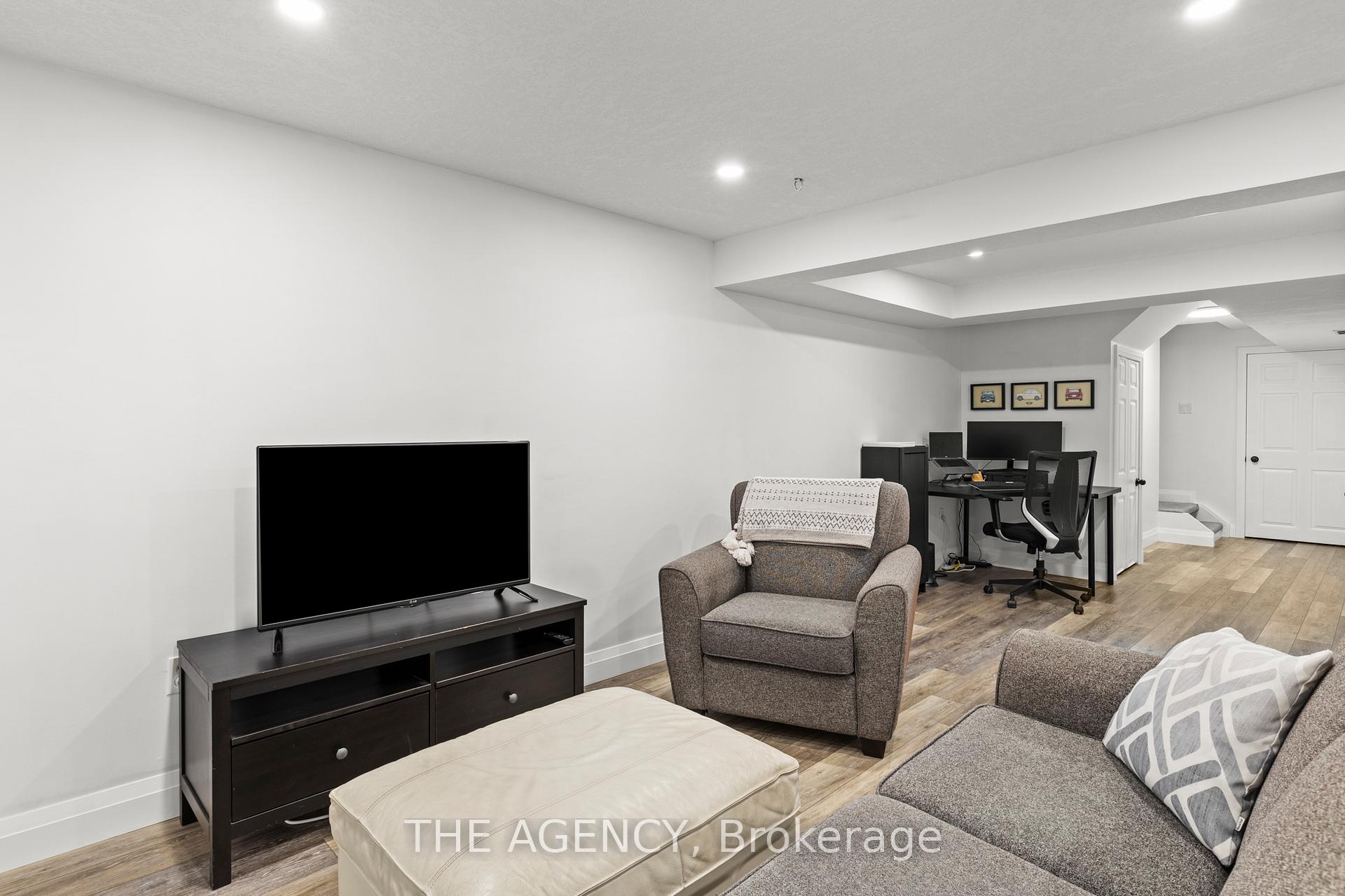 Photo 20 of Unit 7, 10 Stonecairn Drive, Cambridge — HOMEH