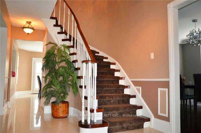 Photo 3 of 62 Royal Terrace Crescent, Caledon, Bolton East — HOMEH