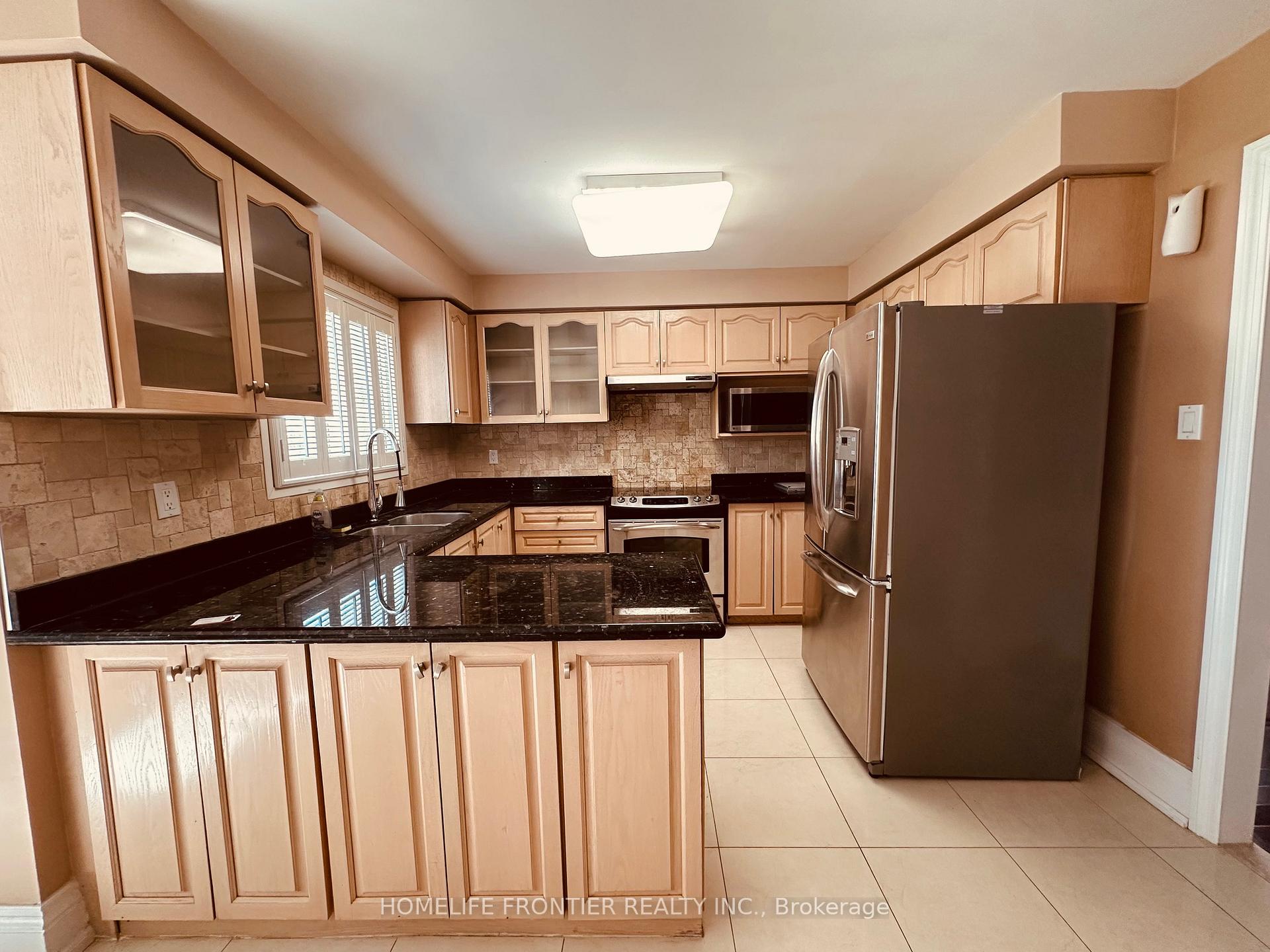 Photo 9 of 62 Royal Terrace Crescent, Caledon, Bolton East — HOMEH