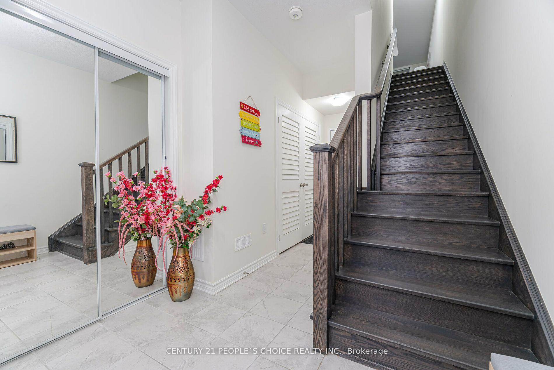 Photo 4 of Unit 504, 1034 Reflection Place, Pickering, Rural Pickering — HOMEH